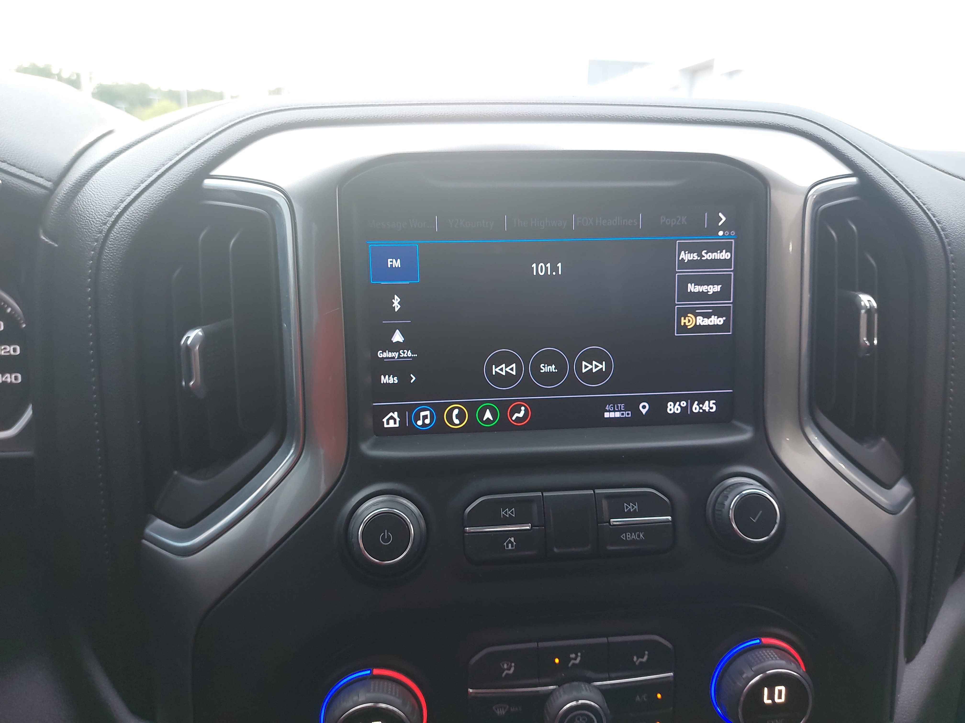 Used 2019 Chevrolet Silverado 1500 LTZ w/ LTZ Plus Package AWD/4WD image 23