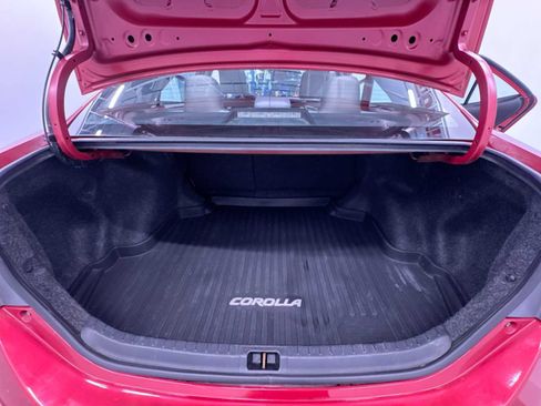 Used 2014 Toyota Corolla LE FWD image 32