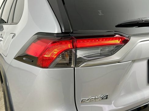 Used 2020 Toyota RAV4 XSE AWD/4WD image 12