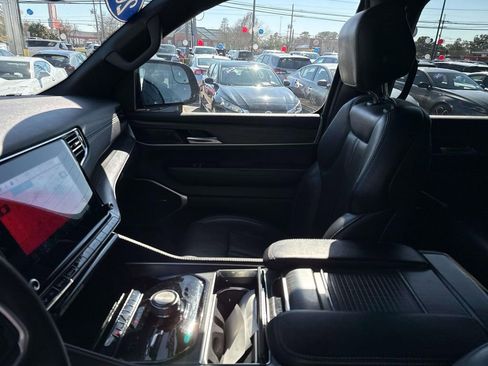 Used 2023 Jeep Wagoneer Series II image 15