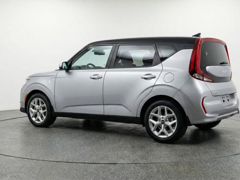 Used 2025 Kia Soul LX w/ LX Technology Package FWD image 6