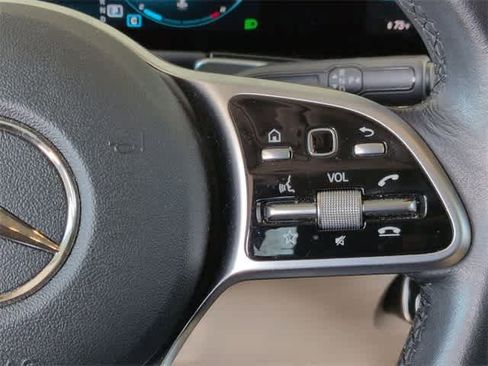 Used 2022 Mercedes-Benz GLB 250 image 26