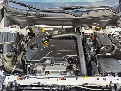 Used 2024 GMC Terrain SLE image 24