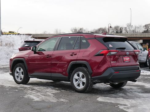 Certified 2020 Toyota RAV4 XLE w/ Convenience Package image 5
