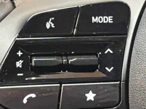New 2026 Hyundai Elantra SEL Sport FWD image 19