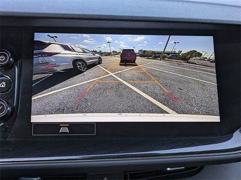 Used 2023 Buick Envision Essence image 23