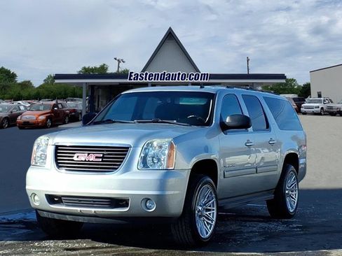 Used 2013 GMC Yukon XL SLT image 1