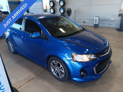 Used 2020 Chevrolet Sonic LT w/ Convenience Package FWD image 2