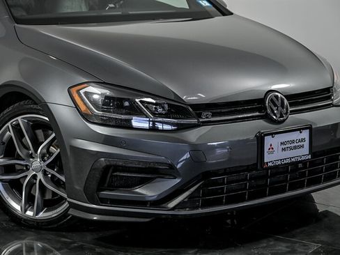 Used 2018 Volkswagen Golf 4-Door AWD/4WD image 2