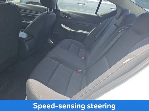 Used 2025 Nissan Altima 2.5 S FWD image 12