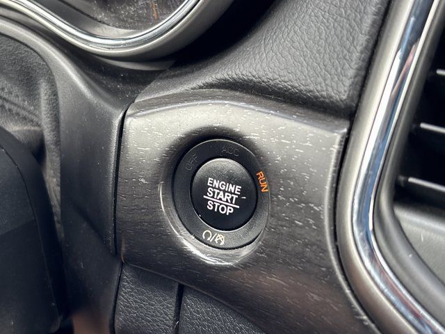 Used 2018 Jeep Grand Cherokee Laredo AWD/4WD image 24