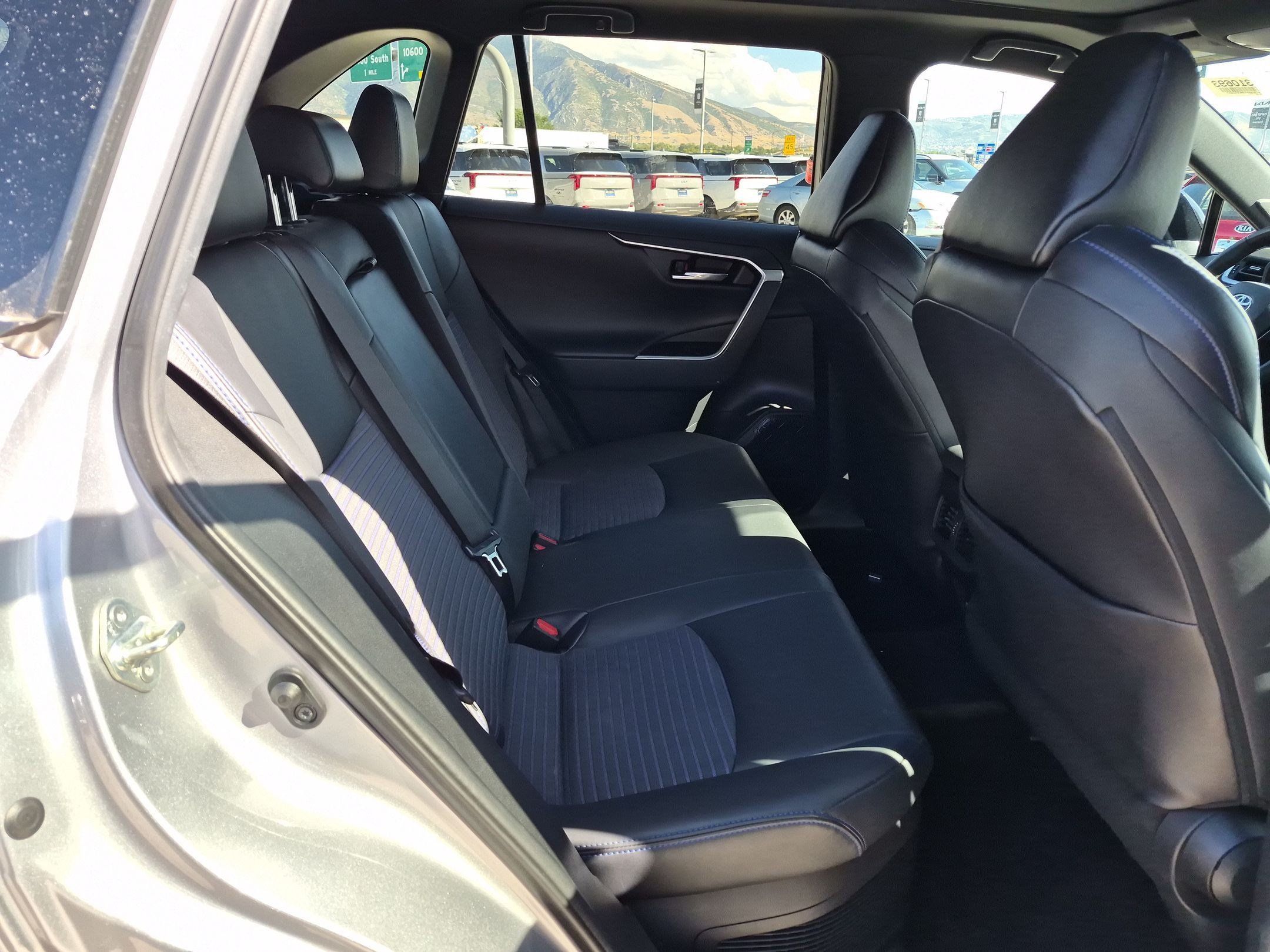 Used 2021 Toyota RAV4 XSE AWD/4WD image 27