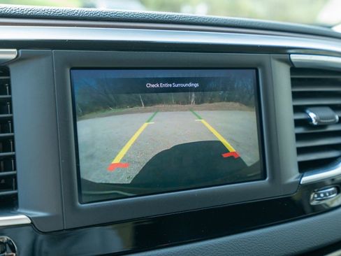 Used 2023 Chrysler Voyager LX FWD image 22