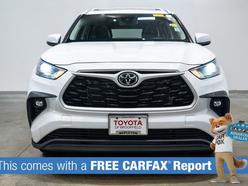 Used 2023 Toyota Highlander XLE AWD/4WD image 2