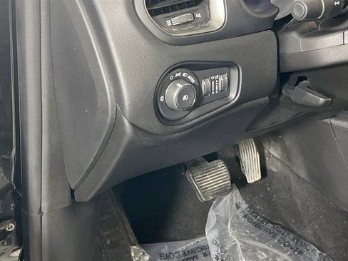 Used 2022 Jeep Renegade Latitude w/ Convenience Group image 10