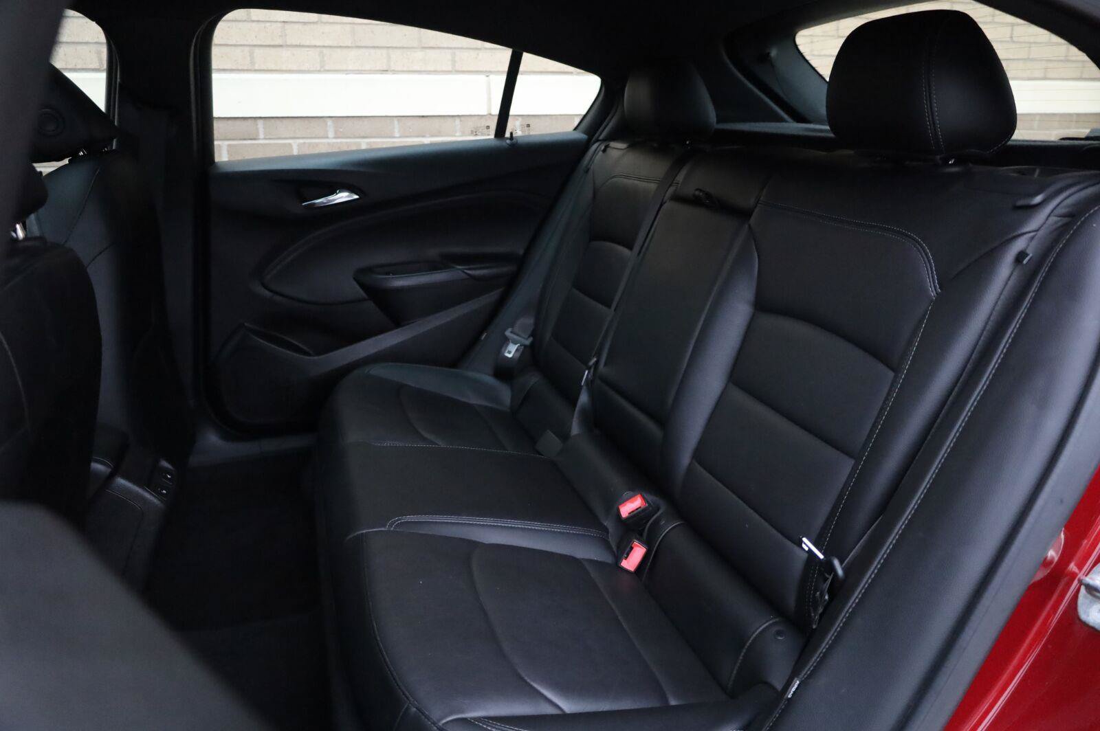 Used 2018 Chevrolet Cruze Premier FWD image 21