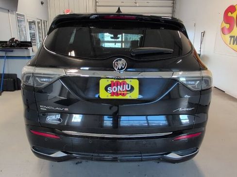 Certified 2022 Buick Enclave Avenir w/ Avenir Technology Package AWD/4WD image 4
