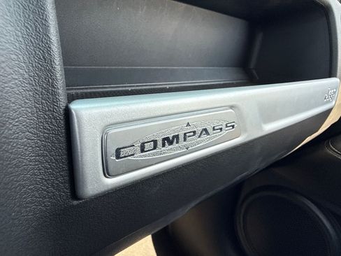 Used 2014 Jeep Compass Latitude FWD image 26