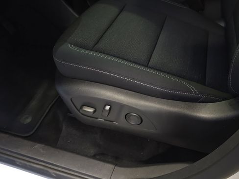 New 2026 Chevrolet Traverse LT w/ Sun and Wheel Package AWD/4WD image 19