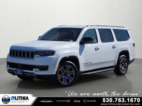 Used 2024 Jeep Wagoneer L Series II w/ Flexible Seating Group AWD/4WD image 1
