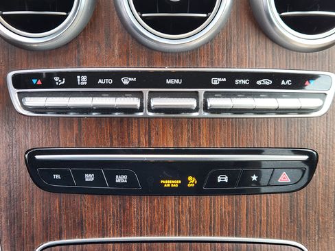 Used 2020 Mercedes-Benz GLC 300 4MATIC image 20