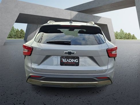 Used 2024 Chevrolet Trax ACTIV w/ Sunroof Package image 5