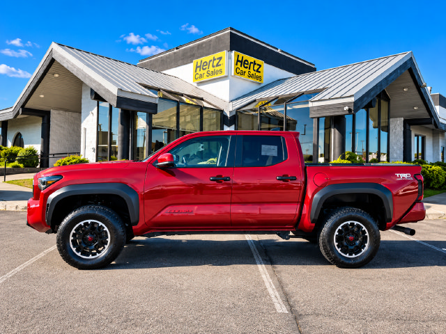 Used 2026 Toyota Tacoma TRD Off-Road AWD/4WD image 1