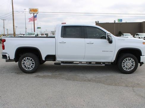 Used 2022 Chevrolet Silverado 2500 High Country image 4