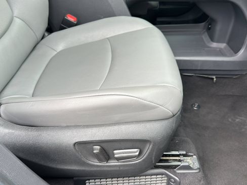 Used 2024 Toyota Sienna XLE image 26