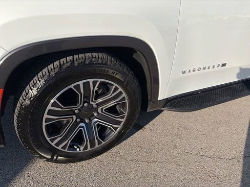 Used 2022 Jeep Wagoneer Series III image 34