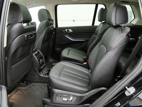 Used 2022 BMW X7 xDrive40i w/ Cold Weather Package image 21