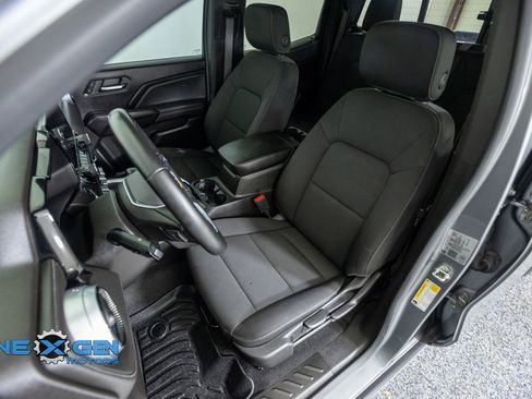 Used 2023 Chevrolet Colorado LT w/ LT Convenience Package AWD/4WD image 23