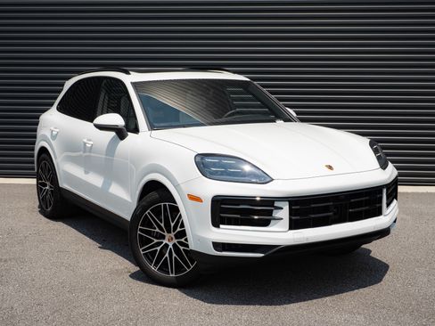 Certified 2026 Porsche Cayenne AWD/4WD image 27