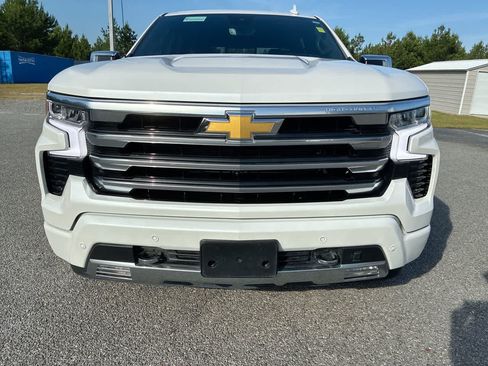 Used 2025 Chevrolet Silverado 1500 High Country AWD/4WD image 32