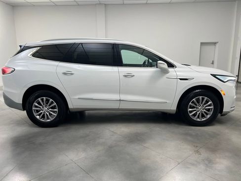 Used 2024 Buick Enclave Premium image 8