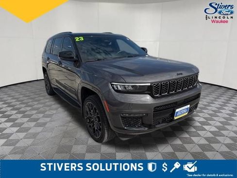 Used 2023 Jeep Grand Cherokee L Summit w/ Advanced Protech Group IV AWD/4WD image 3