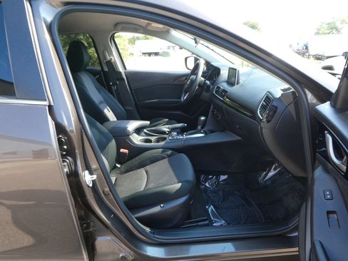 Used 2016 MAZDA MAZDA3 i Sport w/ Preferred Equipment Package FWD image 24