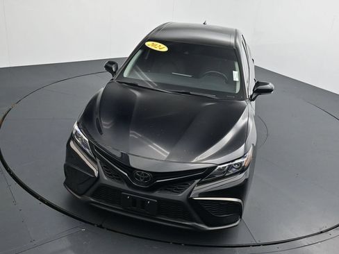Used 2024 Toyota Camry SE w/ Cold Weather Package AWD/4WD image 25