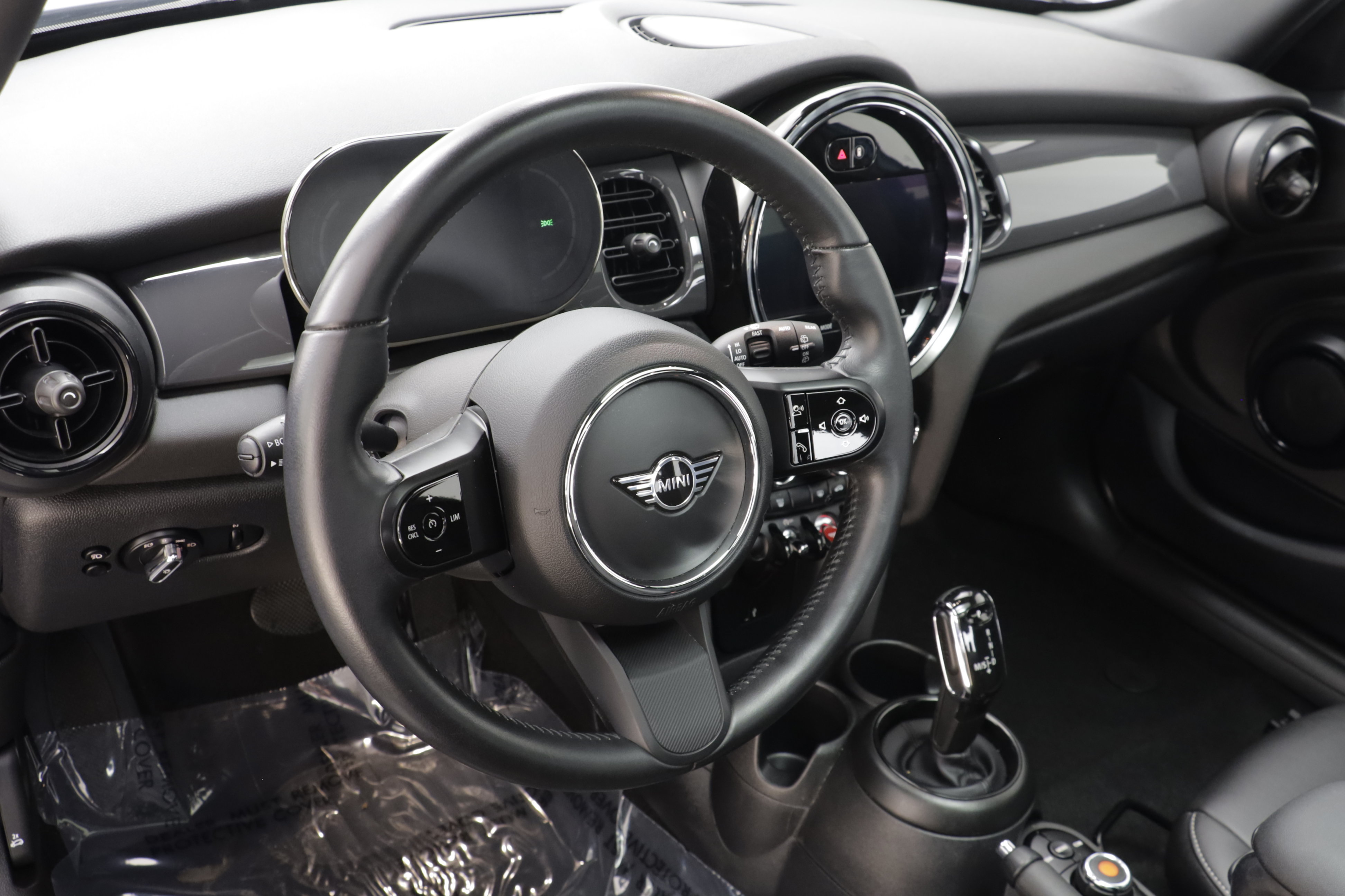 Used 2022 MINI Cooper 4-Door Hardtop FWD image 7
