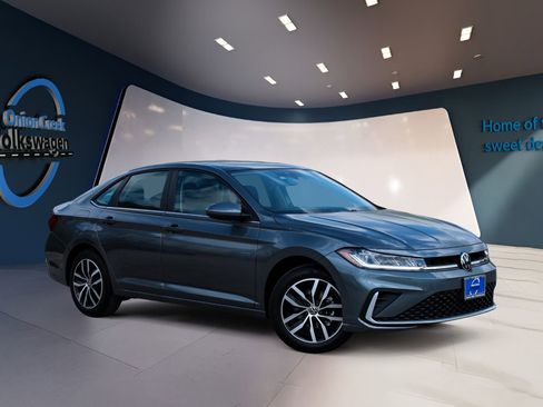 New 2026 Volkswagen Jetta SE FWD image 2