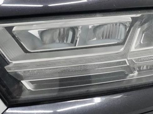 Used 2017 Audi Q7 3.0T Premium Plus w/ Premium Plus Package AWD/4WD image 26