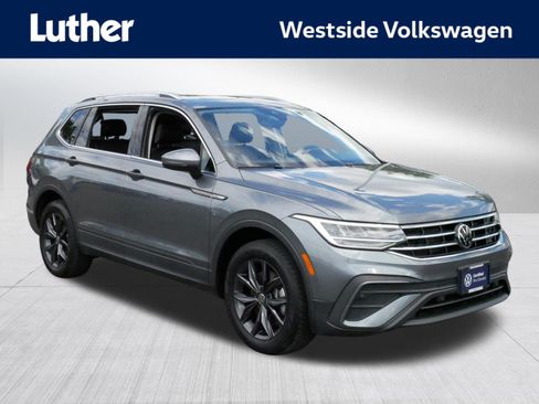 Certified 2023 Volkswagen Tiguan SE w/ Panoramic Sunroof Package AWD/4WD image 1