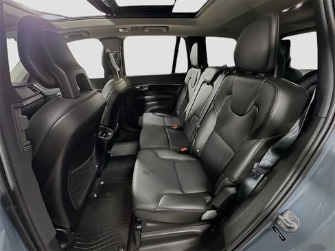 Used 2020 Volvo XC90 T5 Momentum image 26