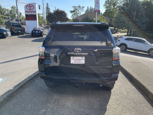 Certified 2024 Toyota 4Runner SR5 Premium w/ Moonroof Package AWD/4WD image 5