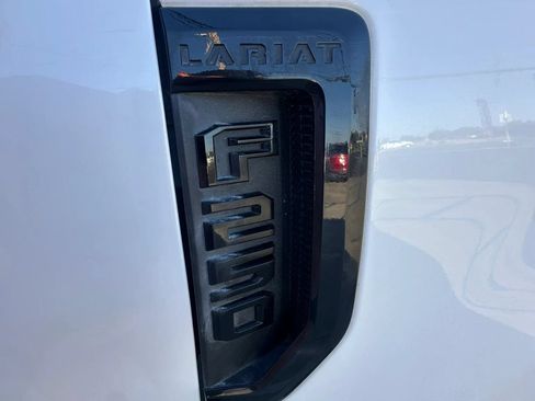 Used 2022 Ford F250 Lariat w/ Black Appearance Package AWD/4WD image 21