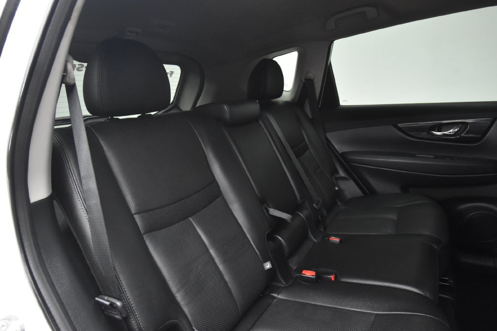 Used 2020 Nissan Rogue SL AWD/4WD image 18