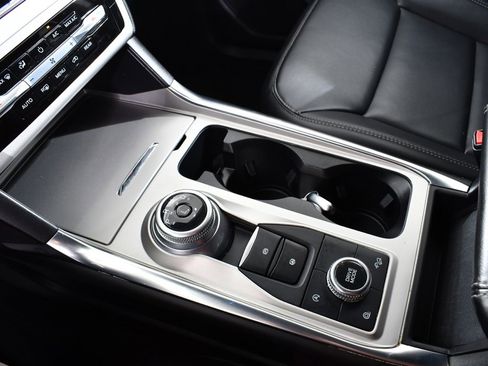 Used 2023 Ford Explorer XLT w/ Equipment Group 202A image 31