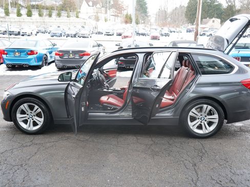 Used 2018 BMW 330i xDrive 330i xDrive Sports Wagon w/ Executive Package image 81