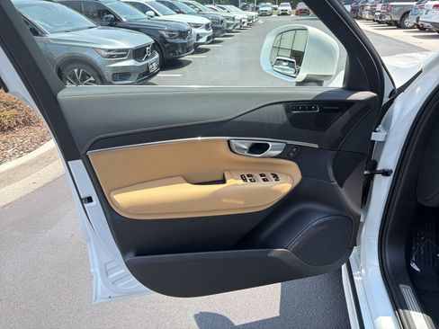 Certified 2024 Volvo XC90 B6 Ultimate AWD/4WD image 14