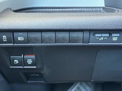 Certified 2026 Toyota Sienna LE FWD image 34